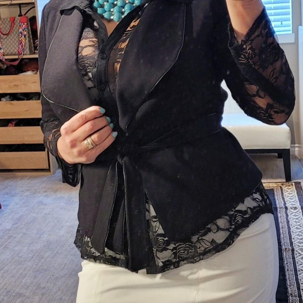 Sexy lil BCBG peplum style black blazer - Picture 8 of 16